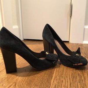 Vince Camuto suede heels 9